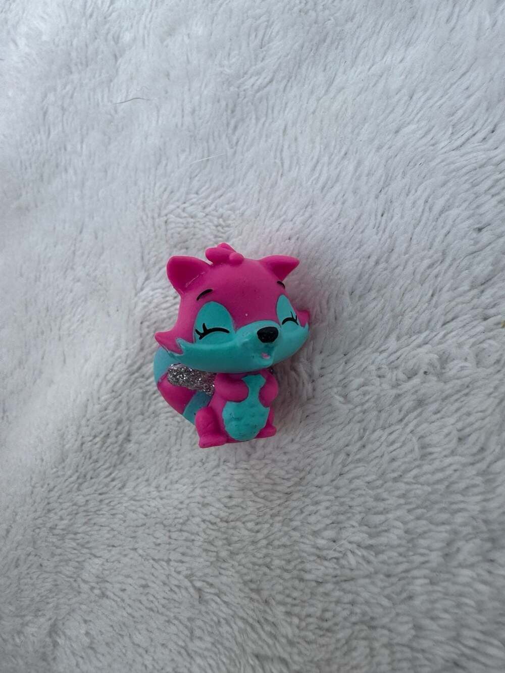 Hatchimals Colleggtibles Raccoon Raspoon Glitter Wings Figurine